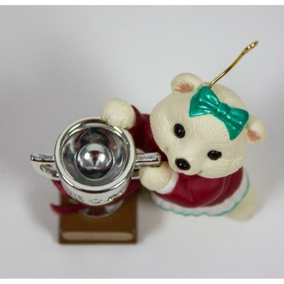 Hallmark KS Most Outstanding Mom Christmas Ornament 1994 - Picture 7 of 10